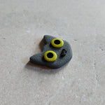 gray cat magnet: green Magnets & Pins